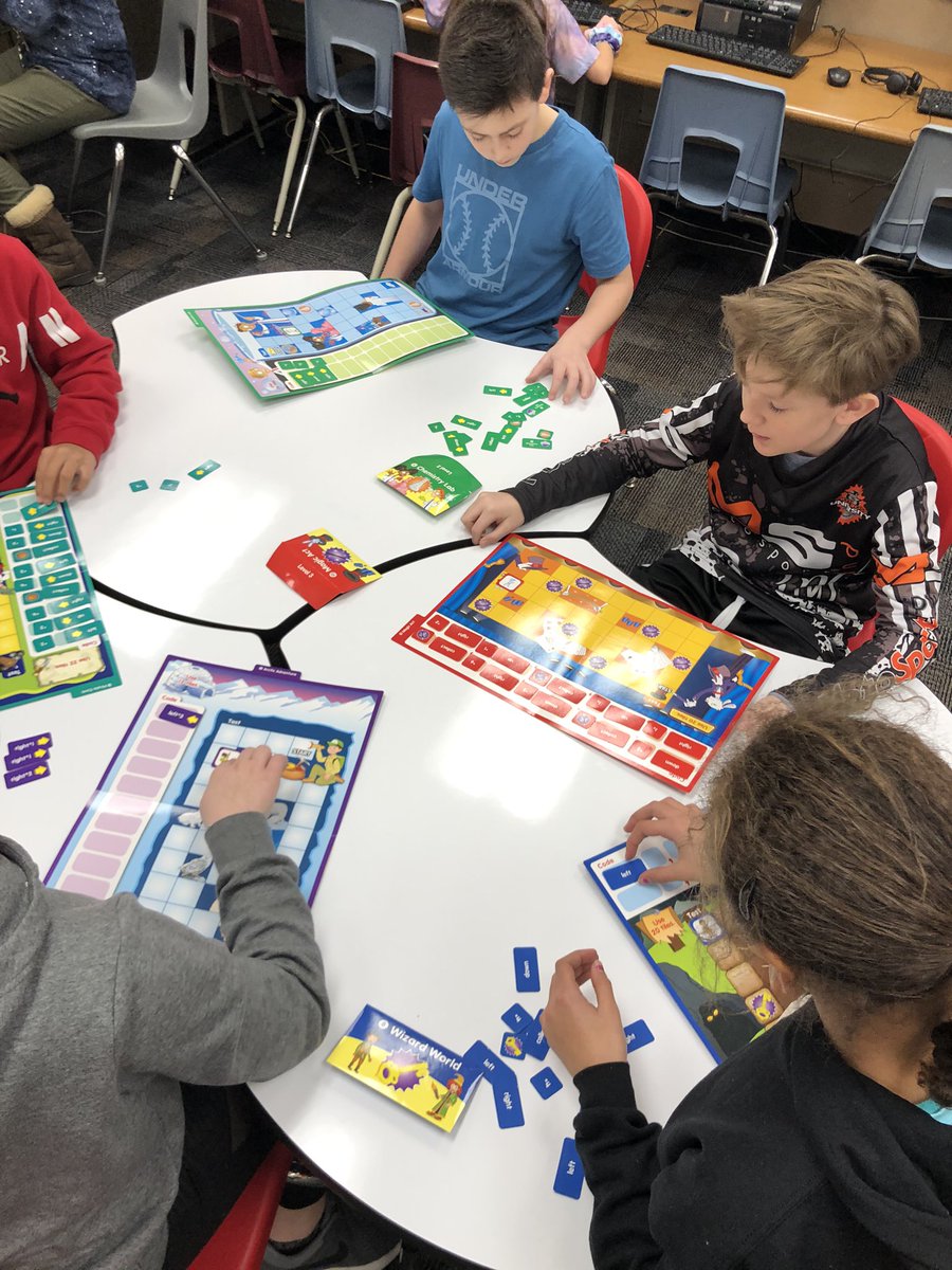 cariweinberger's tweet image. Unplugged activities... Learning to code using flip folders #CriticalThinking #cooperativelearning #codeandgo #mtesdragons