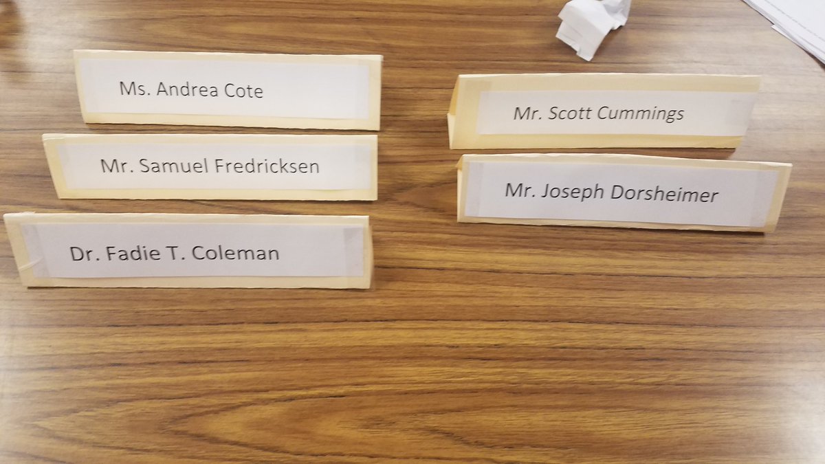 Biotech 2 students got share their research posters and get feedback from our guests at the Biotech Career Panel <a href="/ChelmsfordSci/">Chelmsford Schools Science Department</a> <a href="/dr_hirsch/">Linda Hirsch</a> @MassBioEd. Thank you to our distinguished guests!