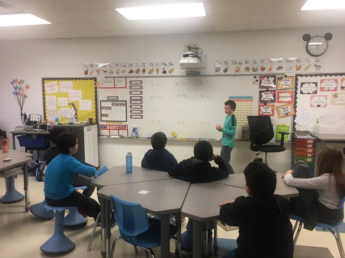 TomlinsonMary14's tweet photo. I had fun subbing in @mrstownsendvv’s 5th grade class this afternoon! It was nice to see how far my friends have come since they were in 3rd grade! #tomlinsonnottownsend #cathcingupwitholdfriends #teachingdivision @VV_Voyagers https://t.co/zOmyYsDNVe