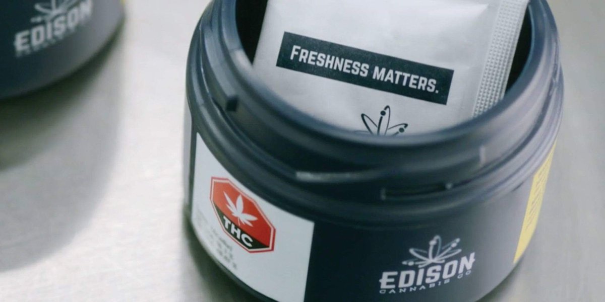 Dry bud? Not on our watch. That’s why we use a humidity-controlling unit to maintain moisture levels to keep our buds fresh long after they leave our facility. #thatsgenius #edisoncannabis #CanadianCannabis