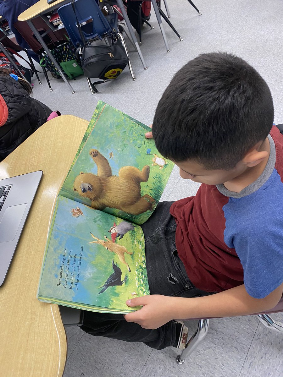 GarzaLions_BCSD's tweet photo. Read , Read, Read!!  #teamBCSD #RamonGarza 🦁 https://t.co/sJSqrYQypf