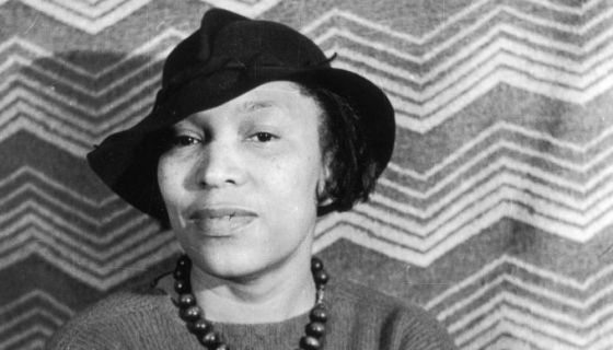 Today is Zora Neale Hurston’s ’28 129th birthday.
HarperCollins and Amistad Press are giving away free digital copies of her classic novel Their Eyes Were Watching God, today only.

newsone.com/2125853/zora-n…