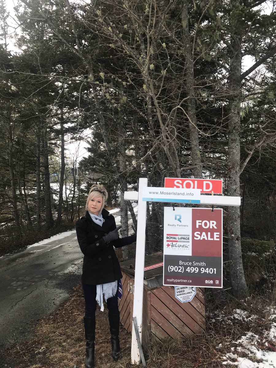 RealtyPartnerCG's tweet image. SOLD!! 150 Moser Island is off the market! Congratulations to our amazing sellers of this incredible property! Looking to buy or sell? Contact #PennieCrocker to get started today! 902-329-3342 #RealtyPartners