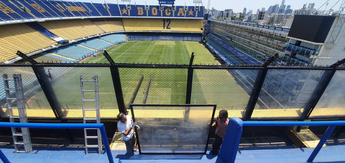 BocaJrsOficial's tweet photo. [OBRAS] Se retiraron los acrílicos de la tercera bandeja sur para permitir una mejor visión de los socios en ese sector de la Bombonera.

Más información 👉 https://t.co/wf0ucNzUVM https://t.co/yrbbBzx0x1