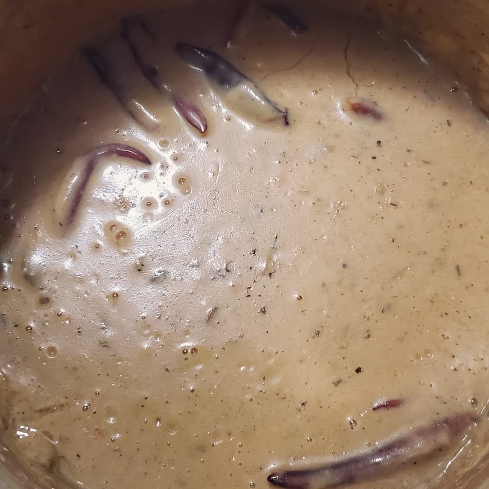 suchinacooks's tweet photo. NYE Dinner:
Sriracha Mayo glazed chicken, Creamy white wine &amp; mushroom pasta sauce.

#sriracha #Mayo #glaze #chicken #cream #whitewine #mushroom #pasta #sauce #happynewyear #dinner #suchinacooks #cook #cooking #delicious #deliciousness #food #foodie #foodporn #foodpornography https://t.co/QCc3nBRE84