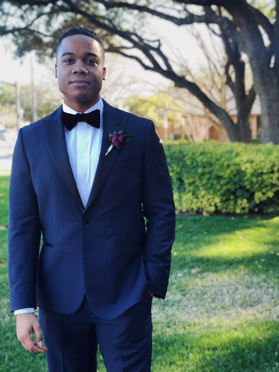 wayallday's tweet photo. 🤵🏾// #finaLEE https://t.co/6Y9hhuzn1T