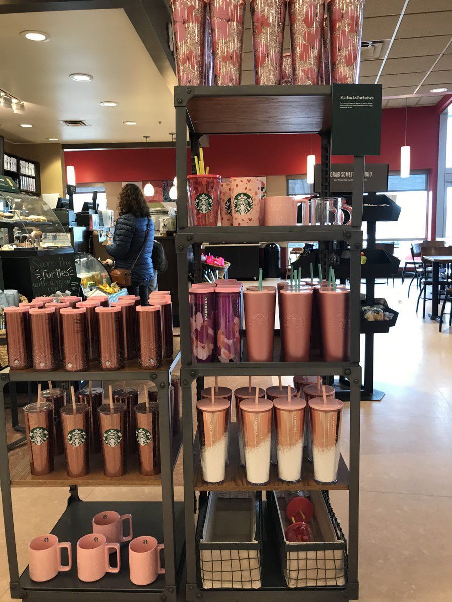 stephenL_47's tweet image. T2532 Starbucks Winter set! Fall in love with new merchandise and cozy up with a Smoked Butter Scotch latte!
@SavannahTavares @CP_Target