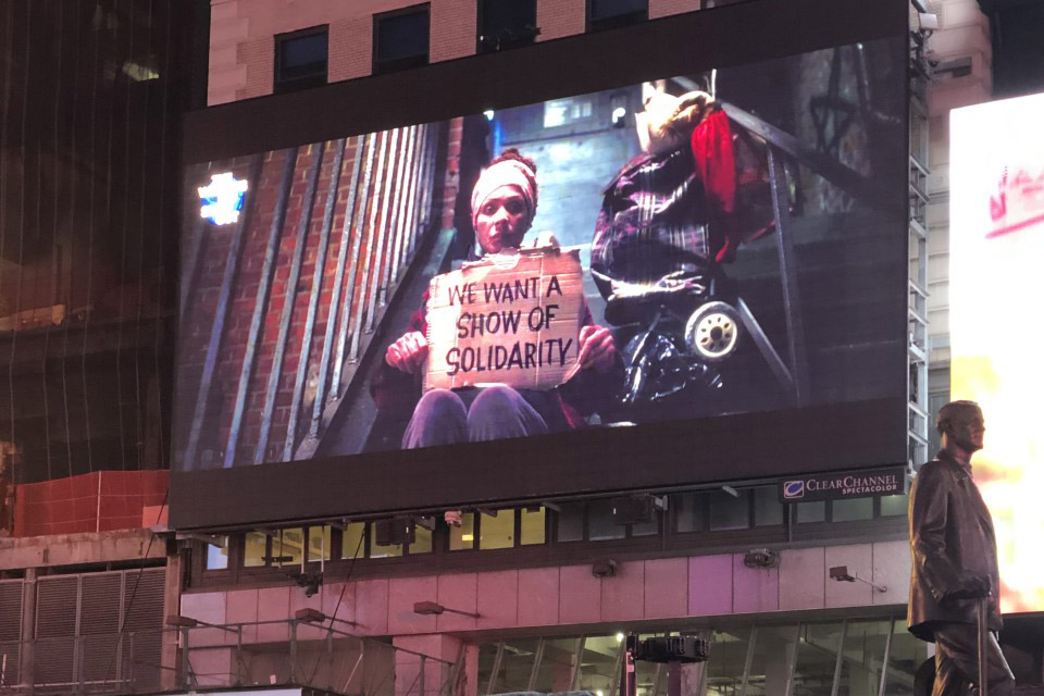 StJohnsU's tweet photo. “Homelessness does not discriminate—it can take a hold of anyone, anywhere," said Sophmore Logan Aquino who along with other #SJUJohnnies joined more than 60,000 global citizens @BigSleepOuts to advocate for the homeless. 

STORY: https://t.co/NmIGGKh40H https://t.co/sqmdZx708j