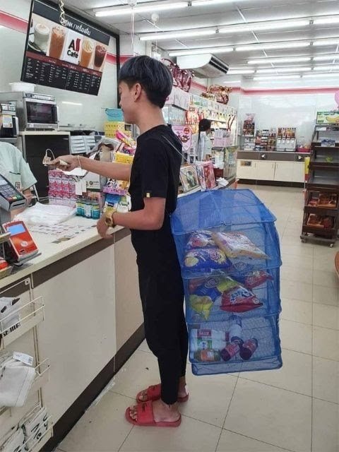 DiariodeMorelos's tweet photo. #VIRAL

INGENIOSAS MANERAS POR PROHIBICIÓN DE USO DE BOLSAS

En Tailandia ya comenzaron el 2020 con la prohibición del uso de bolsas de plástico, por lo cual las personas se las han ingeniado para llevar su mercancía a su casa. He aquí unos ejemplos: 👇 https://t.co/aDJeNZPzu1