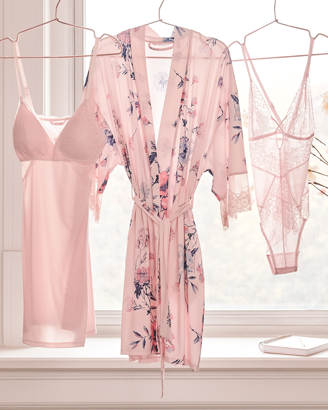 La Vie En Rose, Intimates & Sleepwear