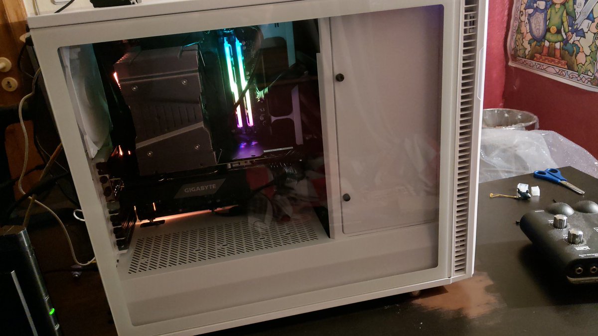 MrSongbyrd's tweet image. Es lebt! Danke an @GoorenLutz für die Hilfe beim zusammen schustern. #Bestermann