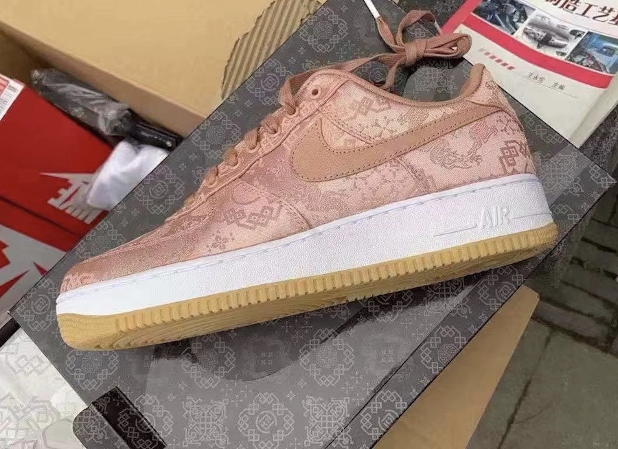 NIKE AIR FORCE 1 LOW ROSE GOLDが1/11 