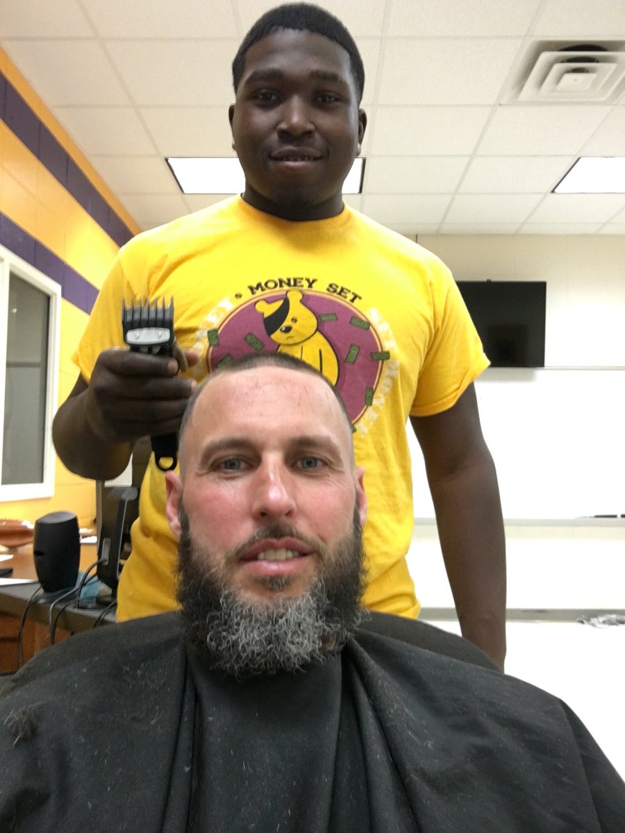 pychke's tweet photo. This young man @Roderick_38 is talented on the football field, classroom and with the clippers.   Anyone want an awesome fade in Fitzgerald find 🦏 https://t.co/Vn5zZFdl5u