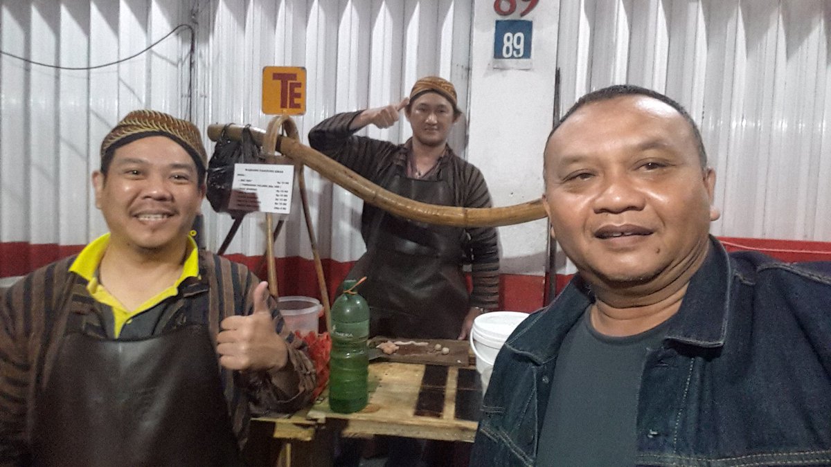 barkah1966's tweet photo. Mie tek jawa PKL karapitan ayo kita cintai  dalam negeri. Konkrit serap tenaga kerja. https://t.co/giOMn3N5Sm