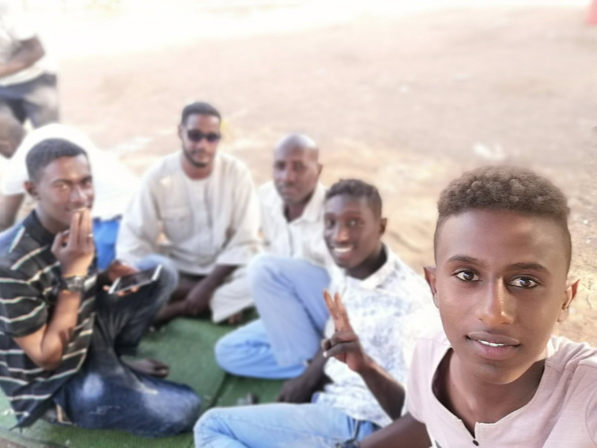 mohammedabd89's tweet image. رحله من المووووت....
أصحاب الأحلام الكبيرة لا تهمهم متاعب الرحلة و لكن المهم أن يصلوا

فاروق جويدة