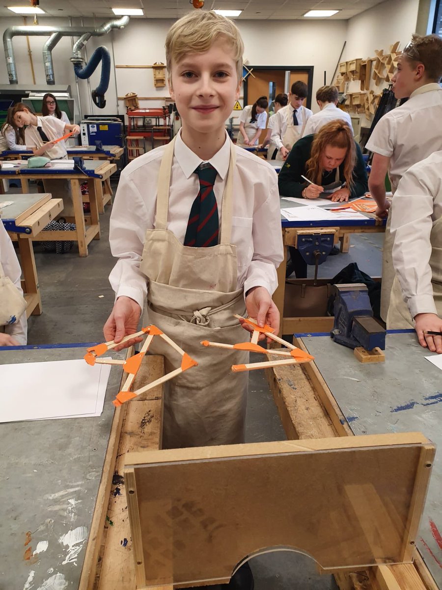 StMungosSTEM1's tweet photo. Our S1 Bridge Project is where our pupils design and make bridge trusses and test them to distruction. Harry is currently holding the record this session with 60kg before his design failed! Wow! 👏🏽😊💪 🌉 1/2 https://t.co/TV9MRqVdZM