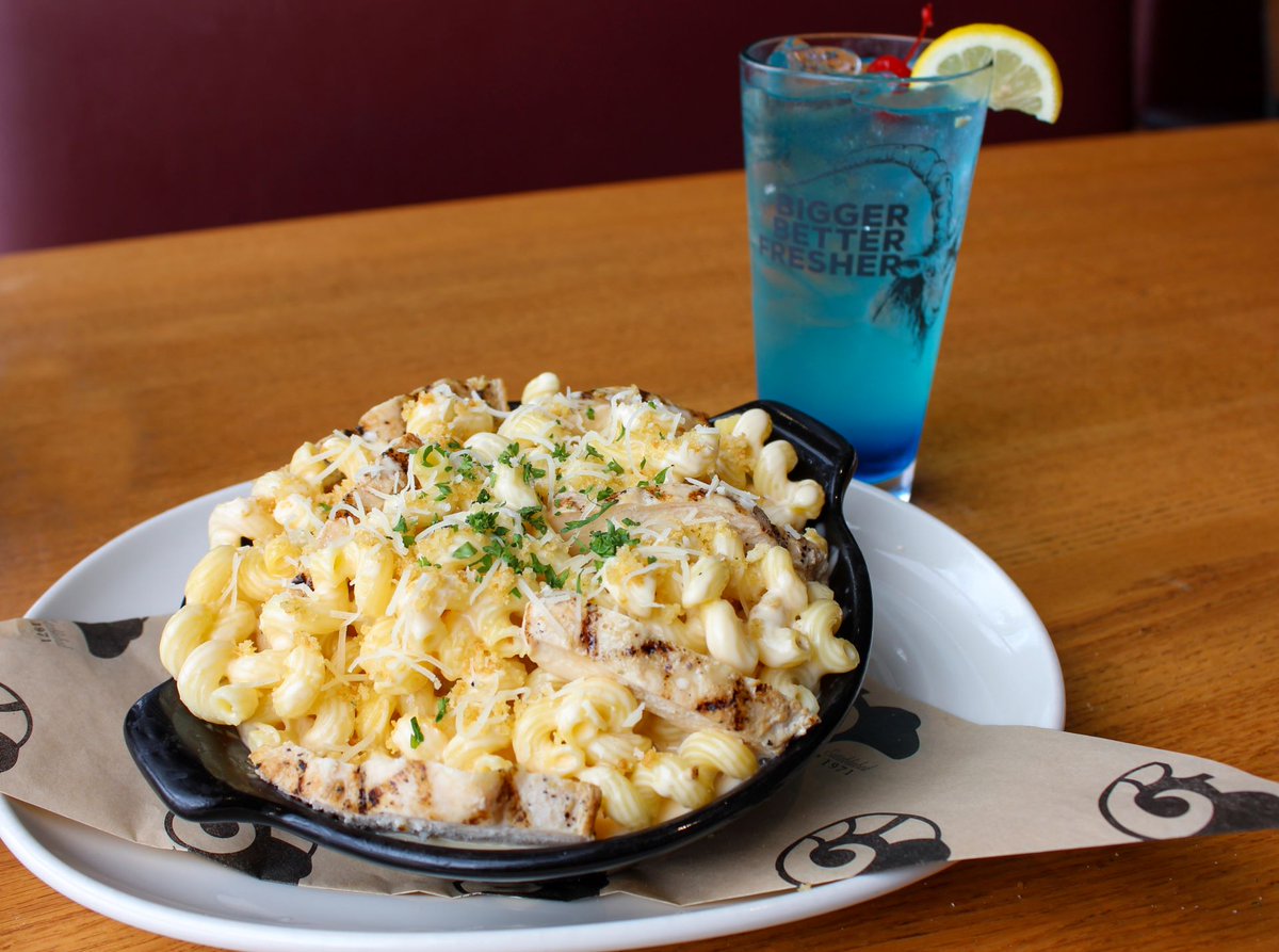CBandPotts's tweet photo. Tuesday mac is the talk of the town! Make it your 2020 resolution to enjoy our delicious mac &amp; cheese, and maybe even add chicken... https://t.co/l6zze7cOH8