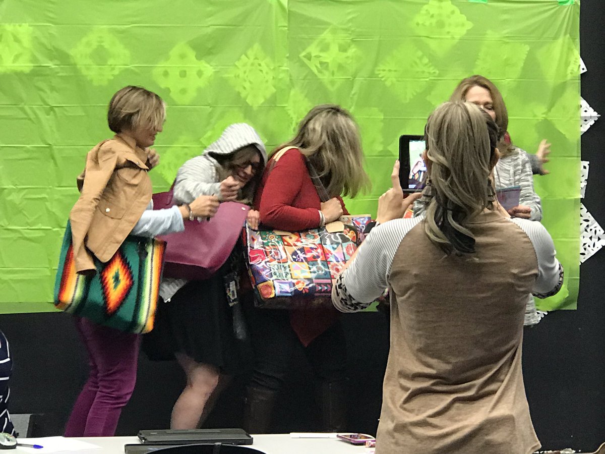 NancyEverts's tweet photo. Lots of fun presenting “Using Green Screen in your Classroom” with @DoInkTweets at our Technology Wonderland PD day!!
#LookingGlassPD
#PearlandTech
#WeArePearlandISD
@PearlandETS @pearlandlittles https://t.co/6tVLtIf7ku