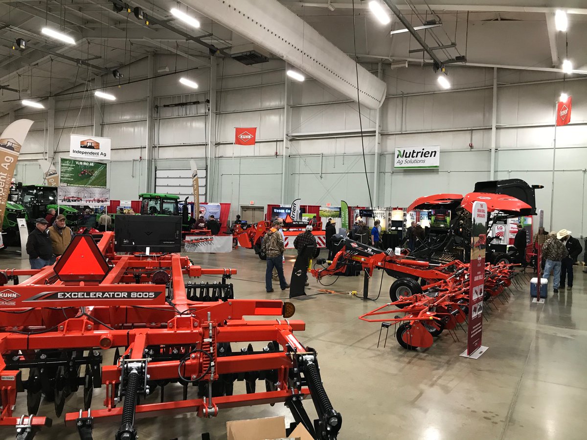 KuhnNA's tweet photo. More ๐ธs from @Country_Folks Keystone Farm Show today! #KUHN #InvestinQuality #KeystoneFarmShow #farmshow #farmequipment #farming https://t.co/K71BAFxDH0