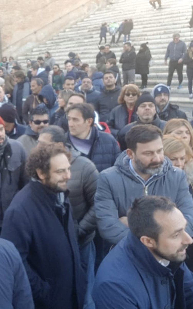williamdevecch1's tweet photo. 11Gennaio tutti a Valle Galeria #nodiscariche https://t.co/CEb6MKZysY
