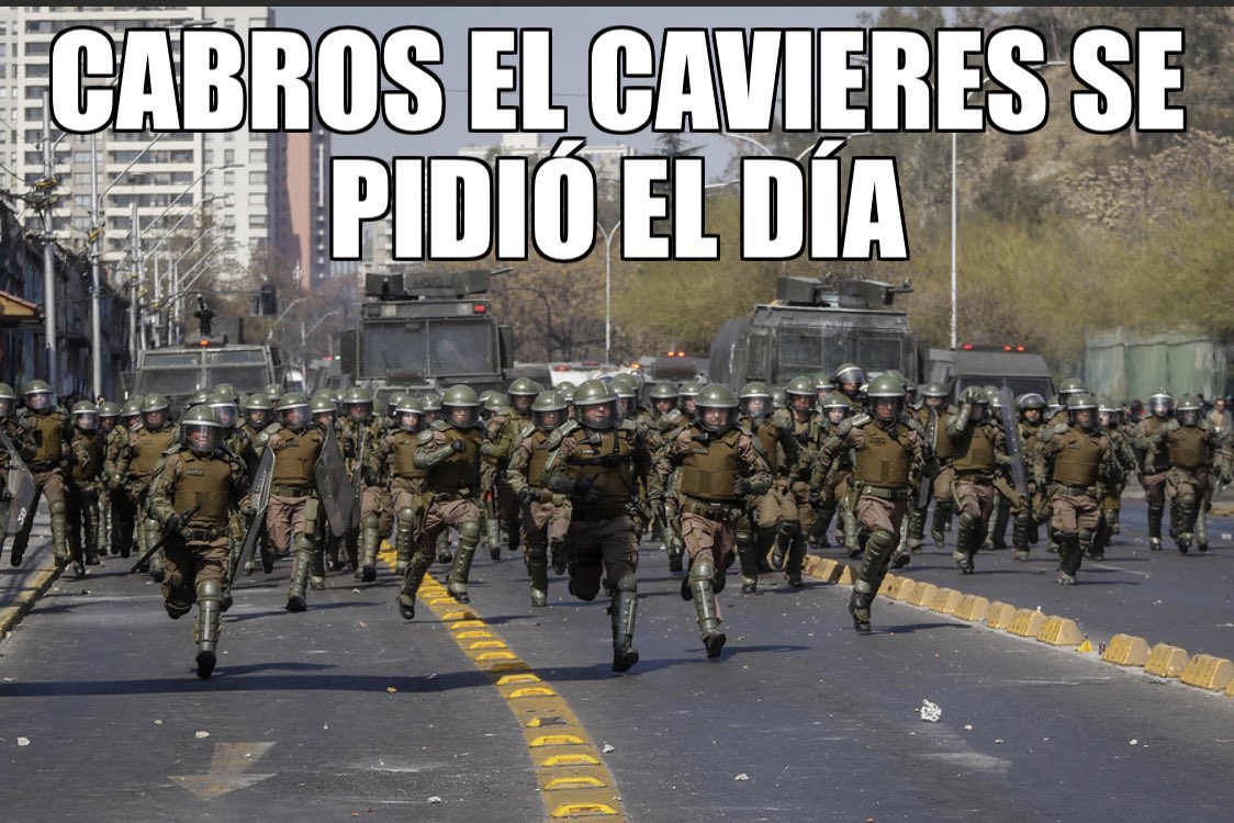 CFachito's tweet photo. #TenienteCavieres jajajaja Finito, todos los Pacos con Cagadera jajajaja https://t.co/r6Udhu7XD8