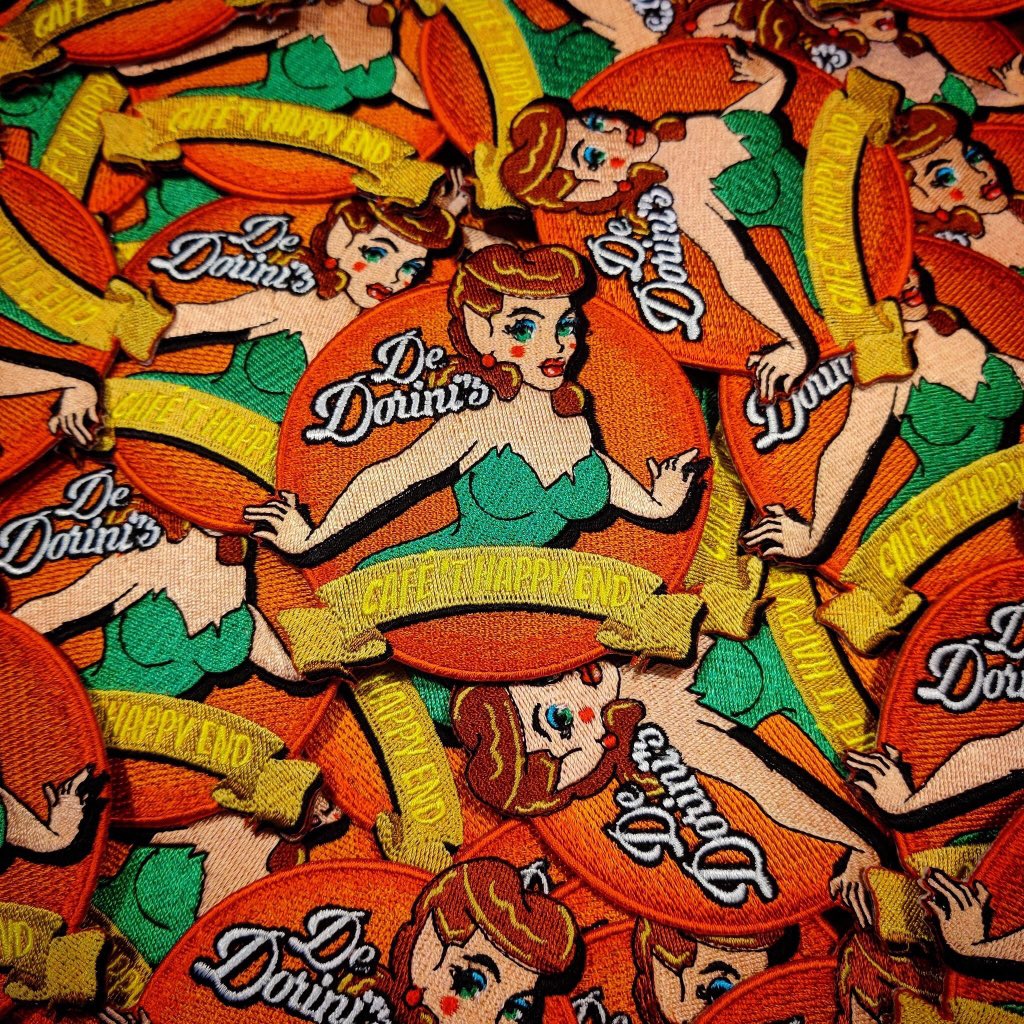 De nieuwe emblemen voor 2020 gemaakt door Ollie's!! Wie wil er nu geen embleem van De Dorini’s met café ‘T Happy End 🎉.. 5 euri voor een Happy End Da valt toch best mee 😂