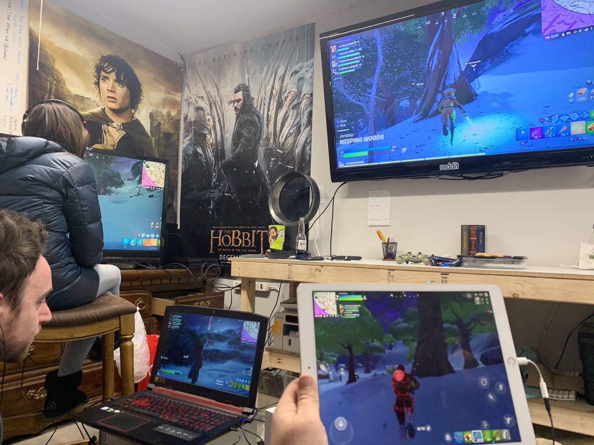 Versusgamers's tweet photo. Hace un par de noches estábamos así y ahora toca acostarse pronto y madrugar... https://t.co/Abbmowa7Q8