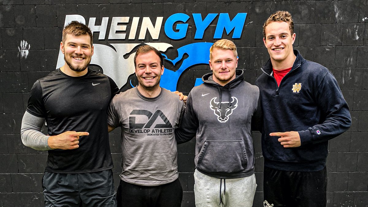 DevAthletes's tweet photo. Three amazing athletes (Syracuse, Buffalo, NotreDame) and their midget strength coach from Germany. Absolutely proud of these guys and their accomplishments! https://t.co/mWLZCwZitw