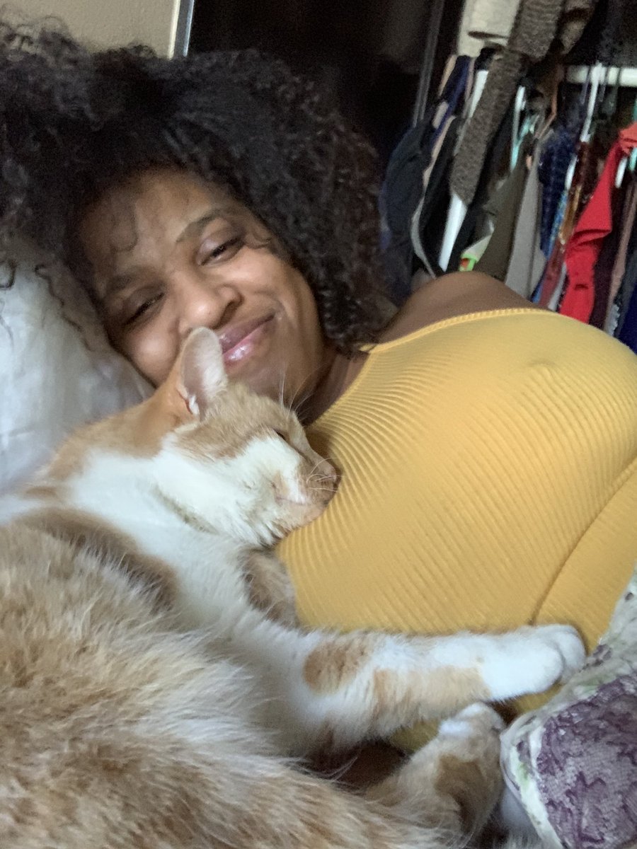 justkorihere's tweet photo. First #kittyontitty of the year.
I’m predicting great things to come. https://t.co/qcGW2KraNO