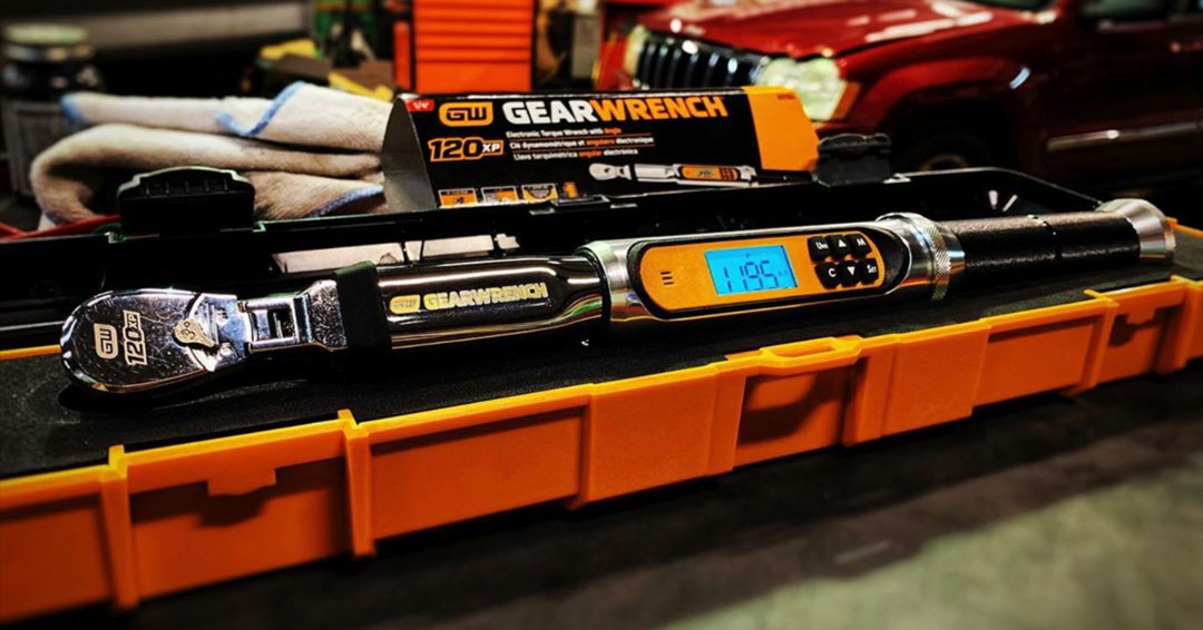 gearwrench's tweet image. GEARWRENCH - Tool Tuesday - Digitally tracks torque and angle measurements. Vibrating handle, buzzer, and LCD screen alert when target torque is reached all with 120 positions and a 3 degree ratcheting arc. #GEARWRENCH #ToolTuesday Awesome Photo Credit 📸👍: @koontrucking