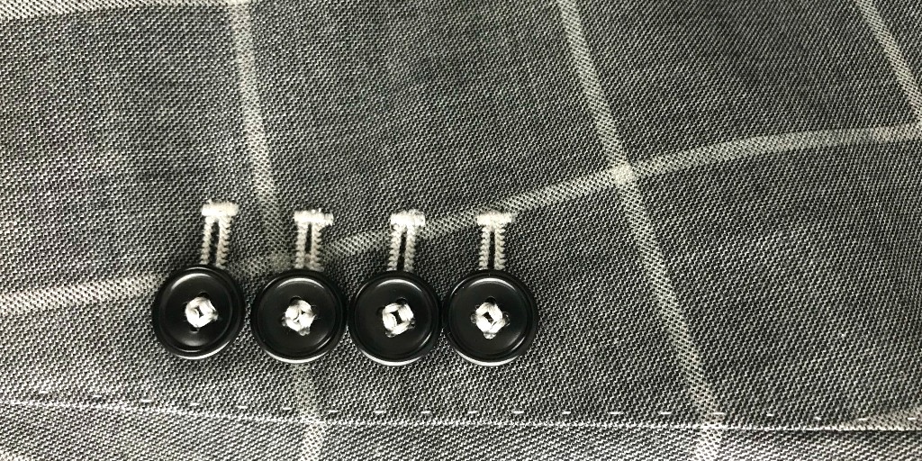 USClothier's tweet image. This custom sports coat has a great design paired with classic black buttons - with a twist! The white stitching makes these buttons stand out. 

#TGCustom #Buttons #BlackandWhite