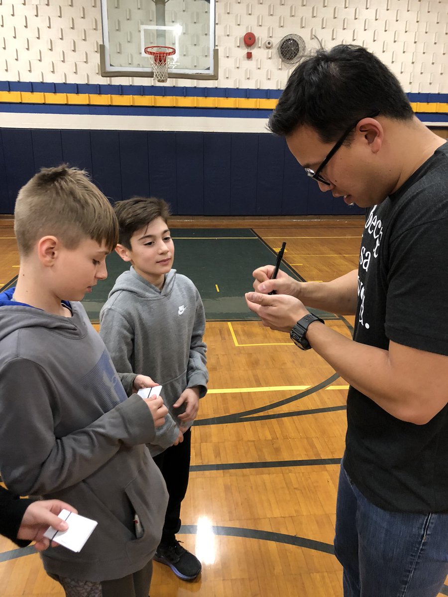 GlauWick's tweet photo. WMS students learned the importance of making and keeping promises today as we welcomed Alex Sheen, founder of ‘Because I Said I Would!’ 🙌🏼#WickPride @WickMiddle https://t.co/HhdXq2EHLx