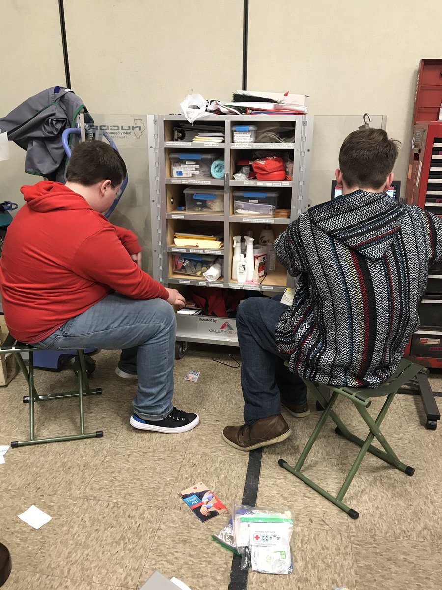 ironsafe5847's tweet photo. Getting ready for this season by inventorying our safety cart! What are you doing today stay safe? #safetyfirst  #EKES https://t.co/Pealnqzacv