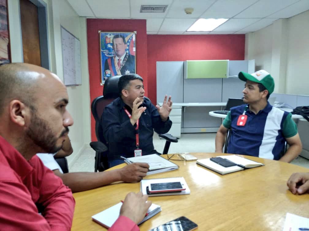 FNJPetrolera's tweet photo. Durante el debate fueron generadas nuevas propuestas y proyectos para continuar con el reimpulso  la industria petrolera de la mano de la #Juventud que es la generación de relevo

#DialogoYConvivenciaPolitica 
@NicolasMaduro
@MQuevedoF 
@MinPetroleoVE 
@PDVSA https://t.co/BhbPTtFQbP