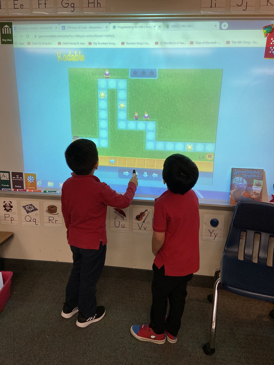 MrsMayberryPreK's tweet photo. PreK loves being techy & coding with a friend. #cubscode #hourofcode @cfbdls @librareprincess @CentralCFB https://t.co/qbZOg00Bwn