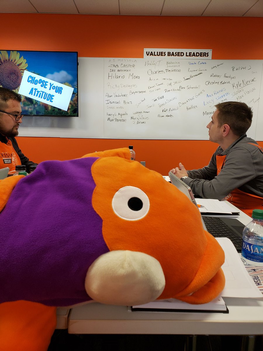MrsTRexDerby's tweet photo. Hanging out with mama pete in FISH class. 2nd day down in Atlanta. So much fun. @CristianNC_HD @billyoneal123 #asmfundamentals https://t.co/6ogYyab5K5