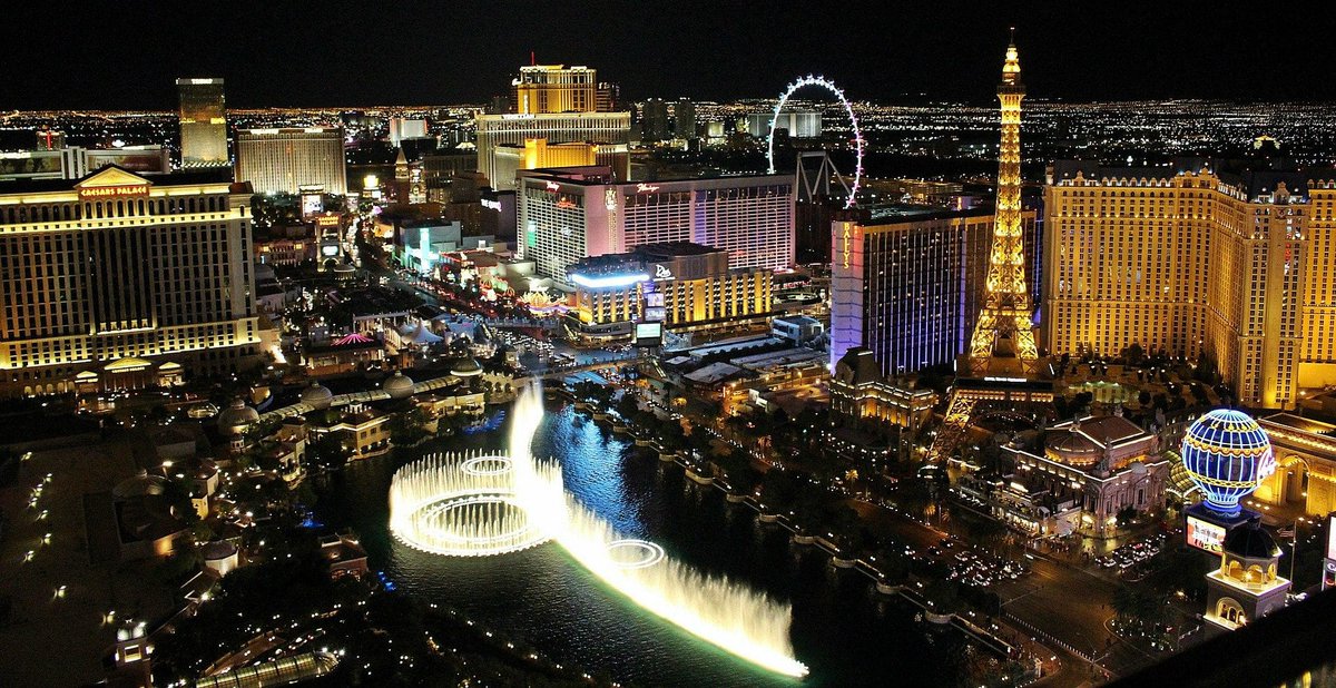 PD_Viagens's tweet photo. Uma das cidades mais animadas e agitadas de todo o mundo, Las Vegas, nos EUA, a região perfeita para amantes de cassinos e diversão.

Conheça-a: https://t.co/BXhzC1Hw0z

--------
#proddigitalviagens #lasvegas #nevada #estadosunidos #cassinos #viagens #turismo #viajar #viagem https://t.co/uavi8HdGlg
