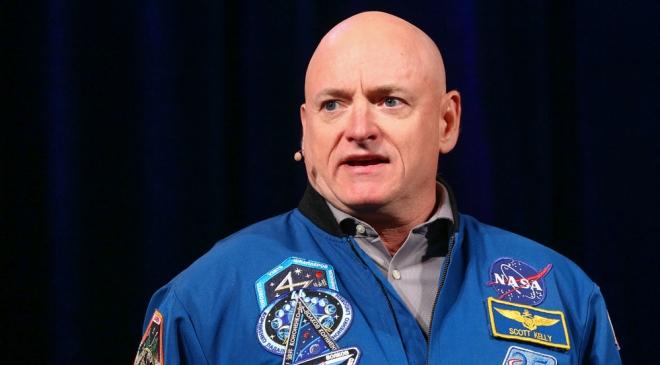 visitlgbtdallas's tweet photo. After a year in space and becoming a New York Times best-seller, @StationCDRKelly visits the Winspear Opera House on Jan. 23. Tickets available below presented by @ATTPAC! #YearInSpace #EnduranceMemoir #InfiniteWonder #DallasTexas https://t.co/839ayJPZH9 https://t.co/FEy1OEE44v