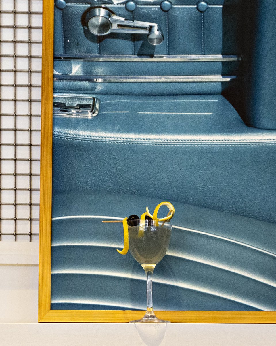 You always look good with something classic 😘 #aviation #classiccocktails #welcome <a href="/LeMeridienIndy/">Le Meridien Indy</a>