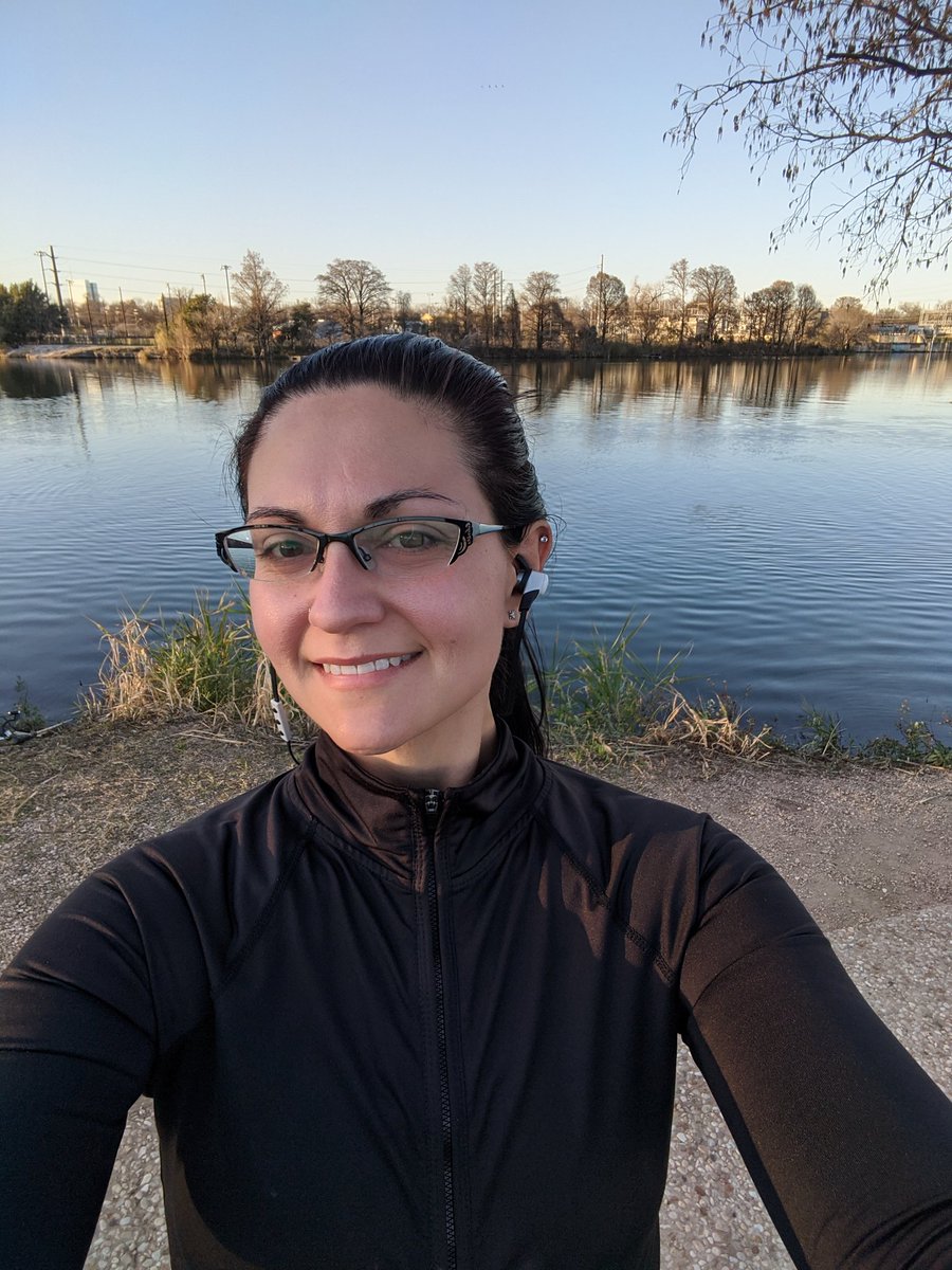 QuickResolute's tweet photo. Getting back into #training season! The first time I attempted a #Triatholon 4 years ago, my efforts were interrupted by a cycling accident resulting in 14 stitches to my face including a laceration down to my jaw bone 1/n https://t.co/upIpfX7FQY
