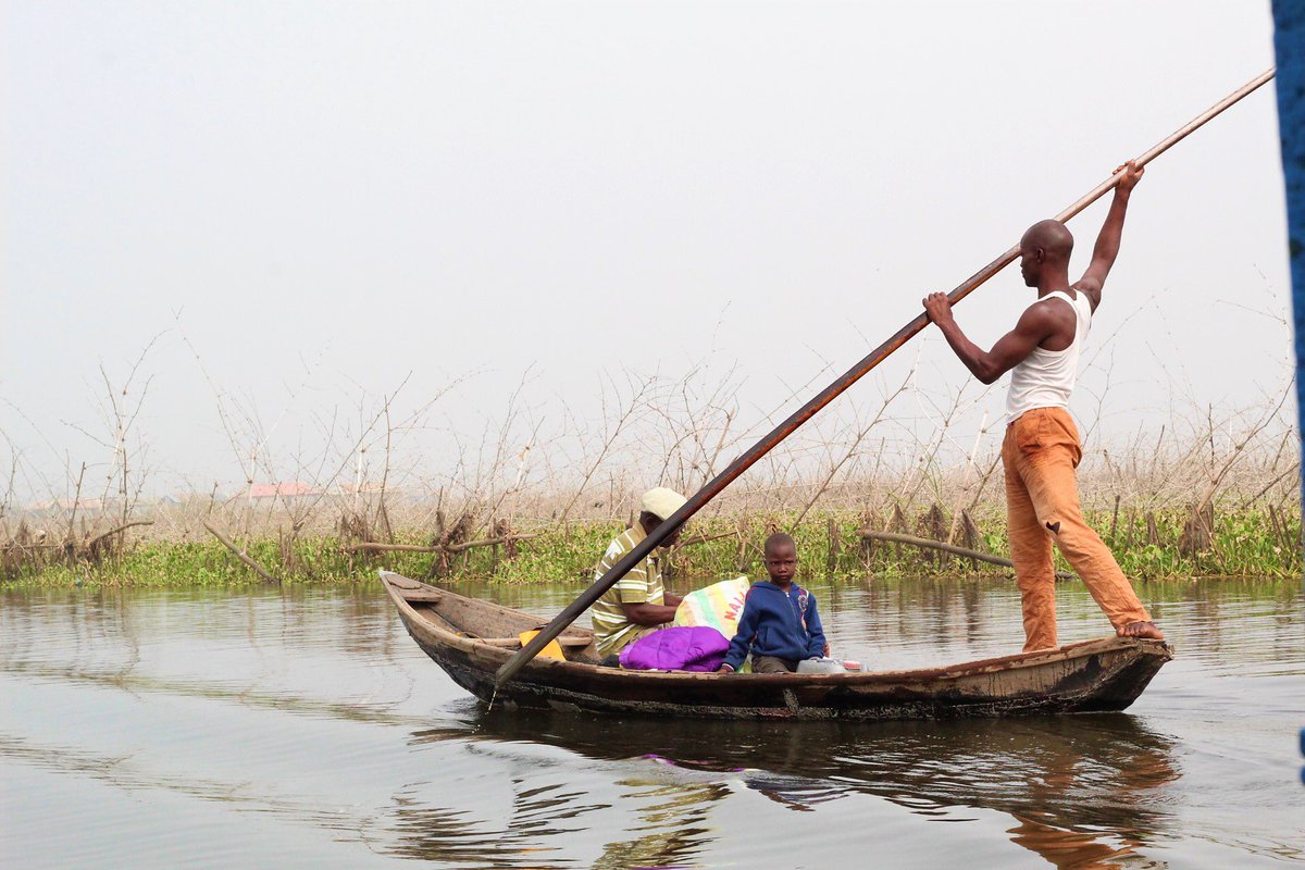 mynomadlyfe's tweet photo. Ganvié Village built on water. Discovered in 1717 by the Tado people of Togo, this village was built to avoid further intra-tribal warfare. Fishing is a major way of life, and all other services are available within the village to provide the inhabitants with their daily needs. https://t.co/jlWMQuzVLO