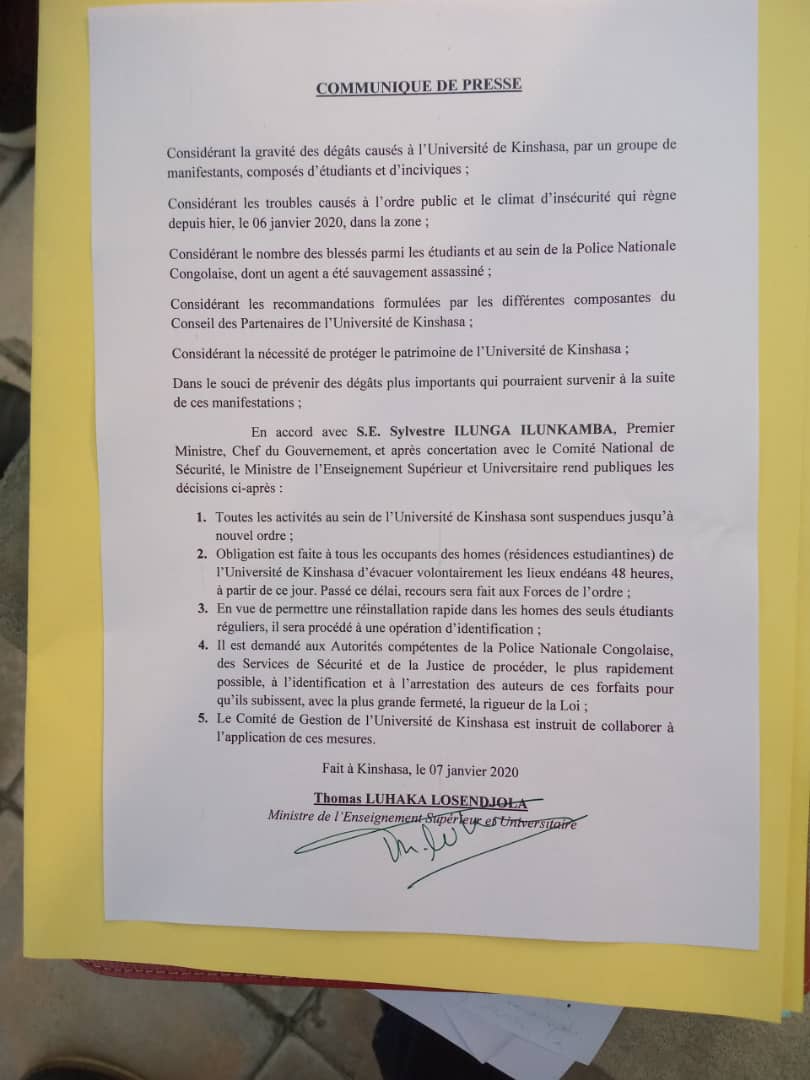TshibandaMusas1's tweet photo. L'unique pays au monde où les anciens rebelles sont à la tête du pays. Ministre médiocre @fatshi13 @IIlunkamba  @ThomasLuhaka https://t.co/wgY8S3Tsac