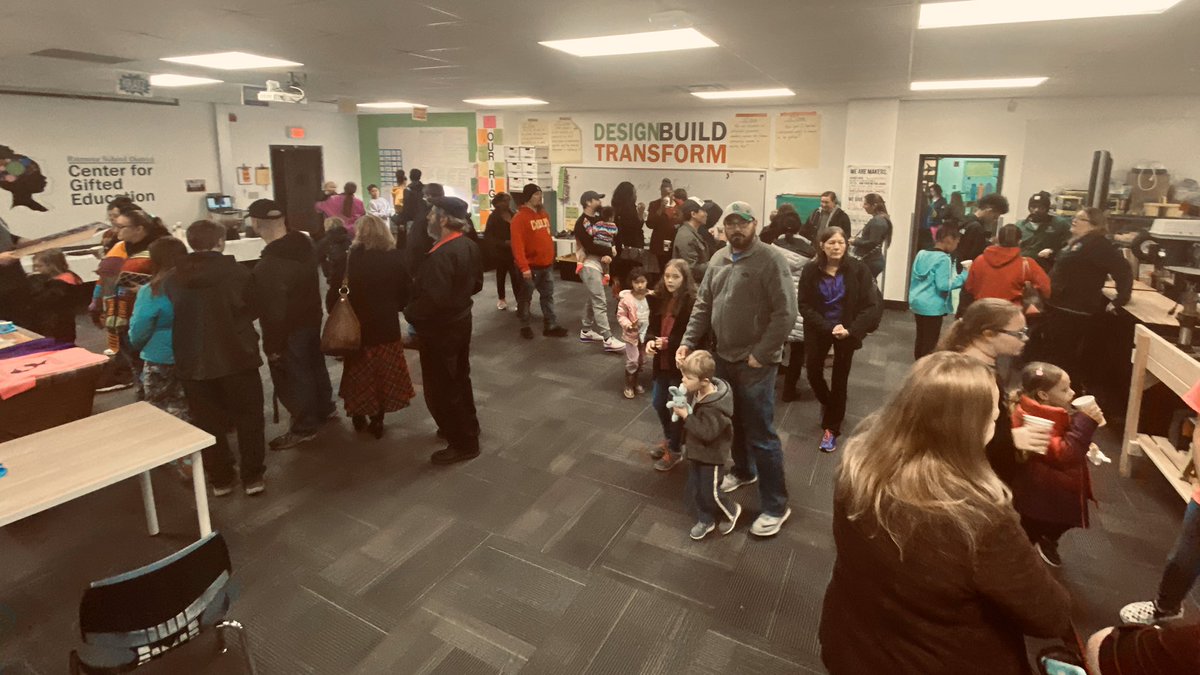 A packed house at the Ritenour Center for Gifted Education’s Fall Exhibition!#Ritenourexcellence