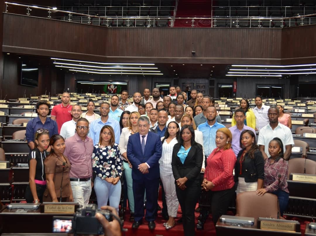 ambiorix_p_20's tweet photo. Somos un equipo de Líderes de cada sector unidos por una misma causa en común GUSTAVO SÁNCHEZ DIPUTADO #RedDeJovenesConGustavo https://t.co/8G2nHfJ9fC