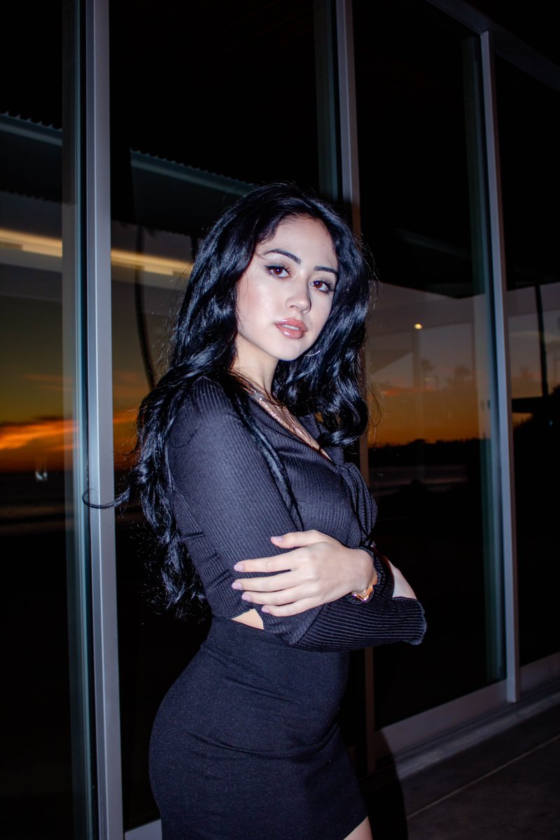 holdenthelegacy's tweet photo. Photoshoot with @sofiakone [instagram] last year. Safe to say my craft is getting bolder! #onlygettingstronger #sandiegophotographer #photographer #losangelesphotographer https://t.co/BezITSu7cy
