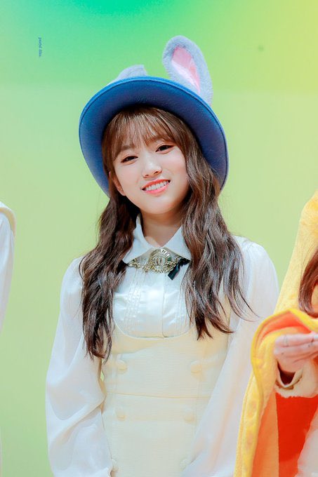 kwqniz's tweet photo. day 6:

[🐱]: poco a poco se acerca el tiempo para volver a vernos, te quiero mucho ♡

#LaunchIZONEspaceship https://t.co/ggnWgxPEaY