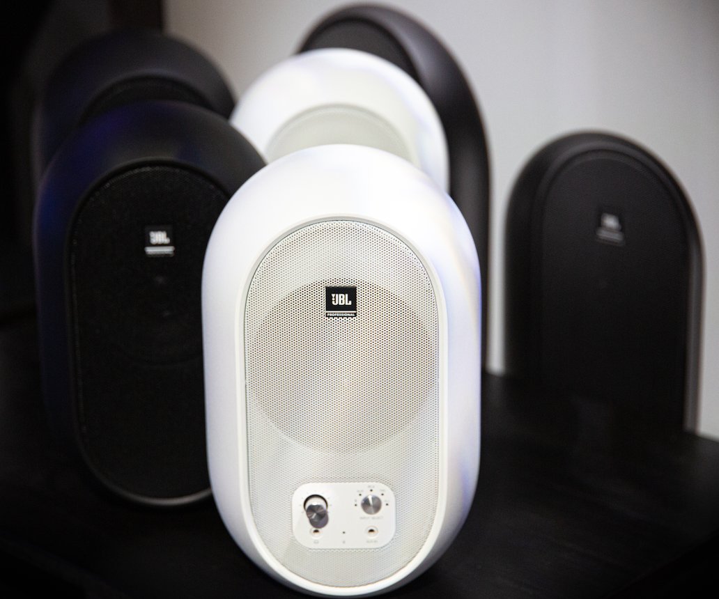 TheJBLpro's tweet photo. #CES guest attendees check out the all-new #JBL104BT compact monitors. Perfect for all types of content creators, JBL 104-BT brings superb studio sound to every creative project whether in the studio or on the go. https://t.co/q4MsO8hObg
#JBLPro #JBLProxCES #HARMANCES #CES2020 https://t.co/o1kMEVrR9r