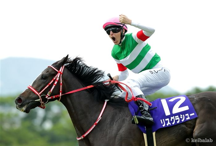 keibalab's tweet photo. 【年度代表馬＆最優秀4歳以上牝馬】
☆リスグラシュー
有馬記念1着
コックスプレート1着
��塚記念1着
#競馬 #keiba #リスグラシュー 
https://t.co/BFeQcsLoIJ https://t.co/iHgvhKmfGU