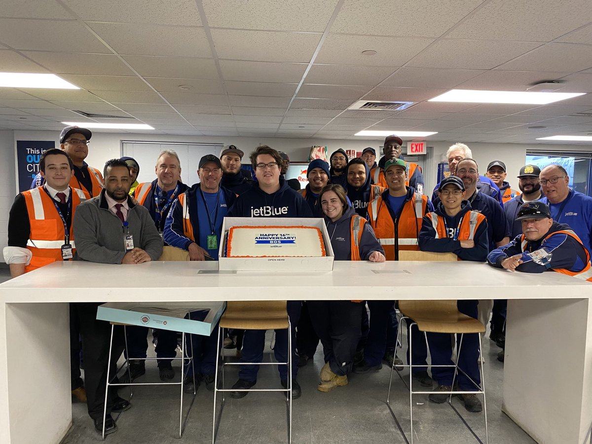 ⁦<a href="/HelloJetBlue/">HelloJetBlue</a>⁩ Celebrating 16 years of service from ⁦<a href="/BostonLogan/">Boston Logan International Airport</a>⁩ today!  Thank you to all of our Crewmembers for delivering the JetBlue experience and to the countless customers who have trusted us with their business!  Sweet 16 feels pretty good!