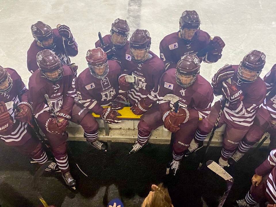 THE AGS WIN 🚨 Your boys hand UTEP their first home loss in ‼️ THREE YEARS ‼️ to get the win in the Sun City ☀️ #TAMUHockey #TAMUSportClubs